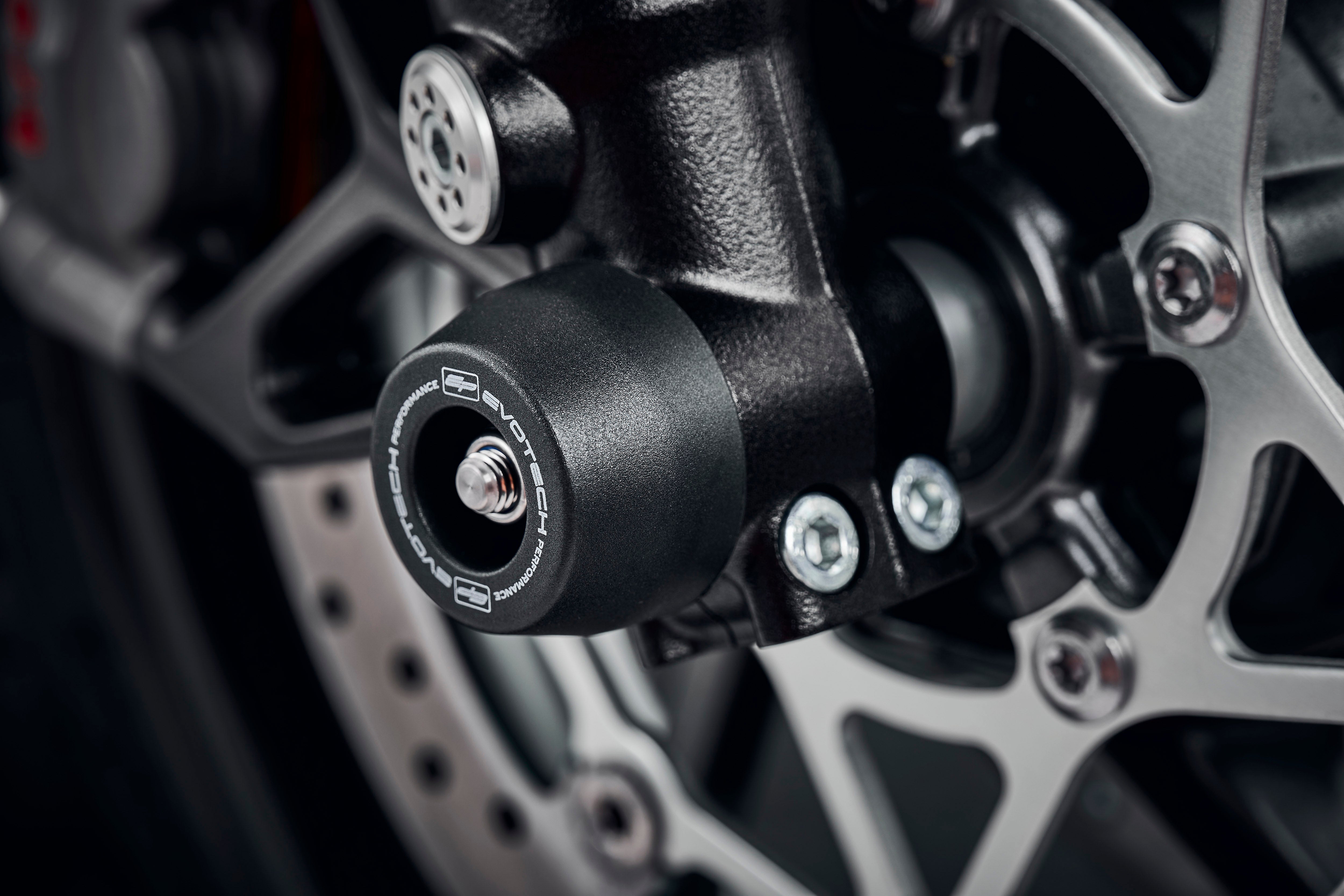 EP Front Spindle Bobbins - Triumph Street Triple R (2017 - 2019)