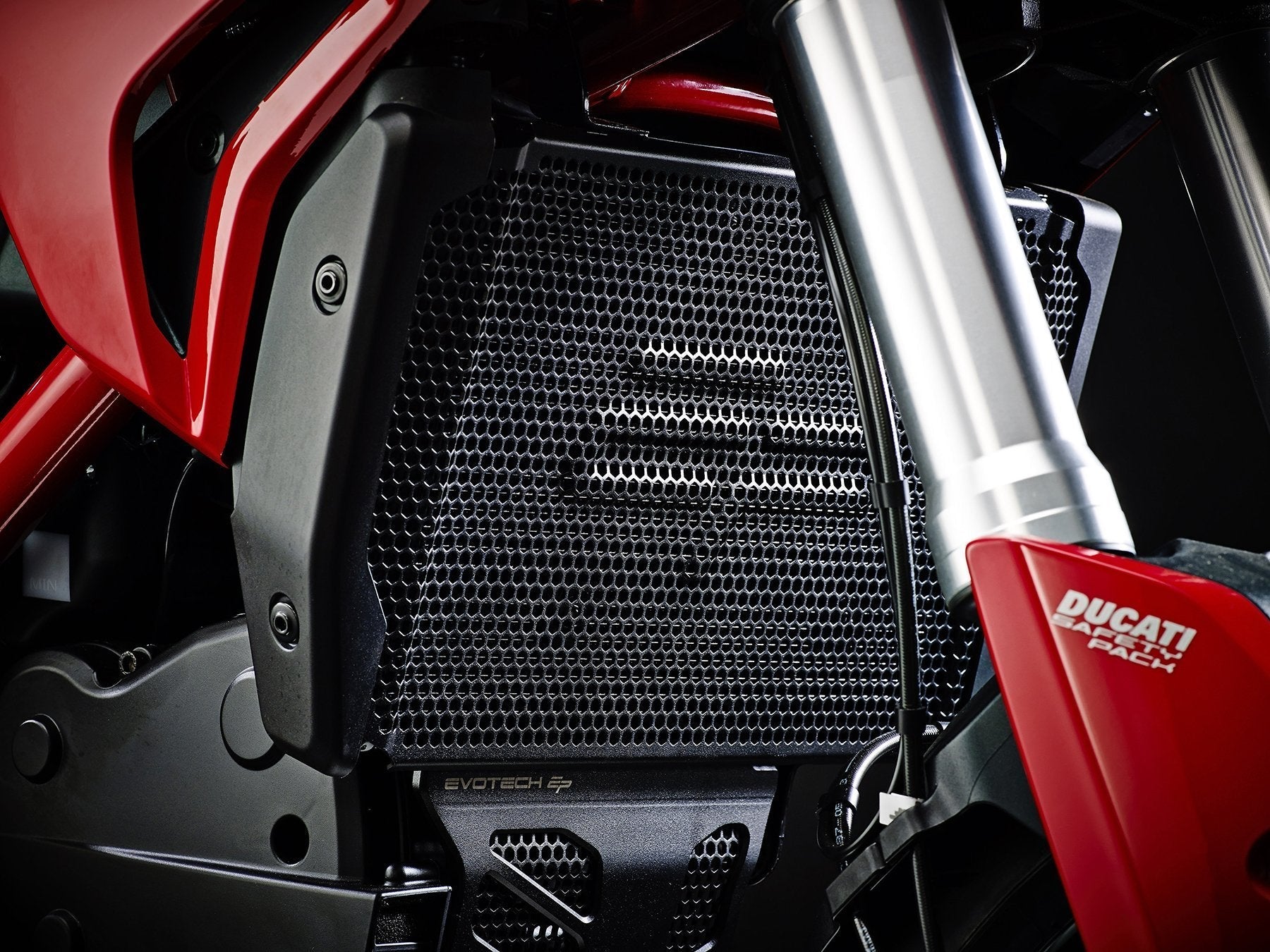 EP Ducati Hyperstrada 939 Radiator Guard 2016 - 2018