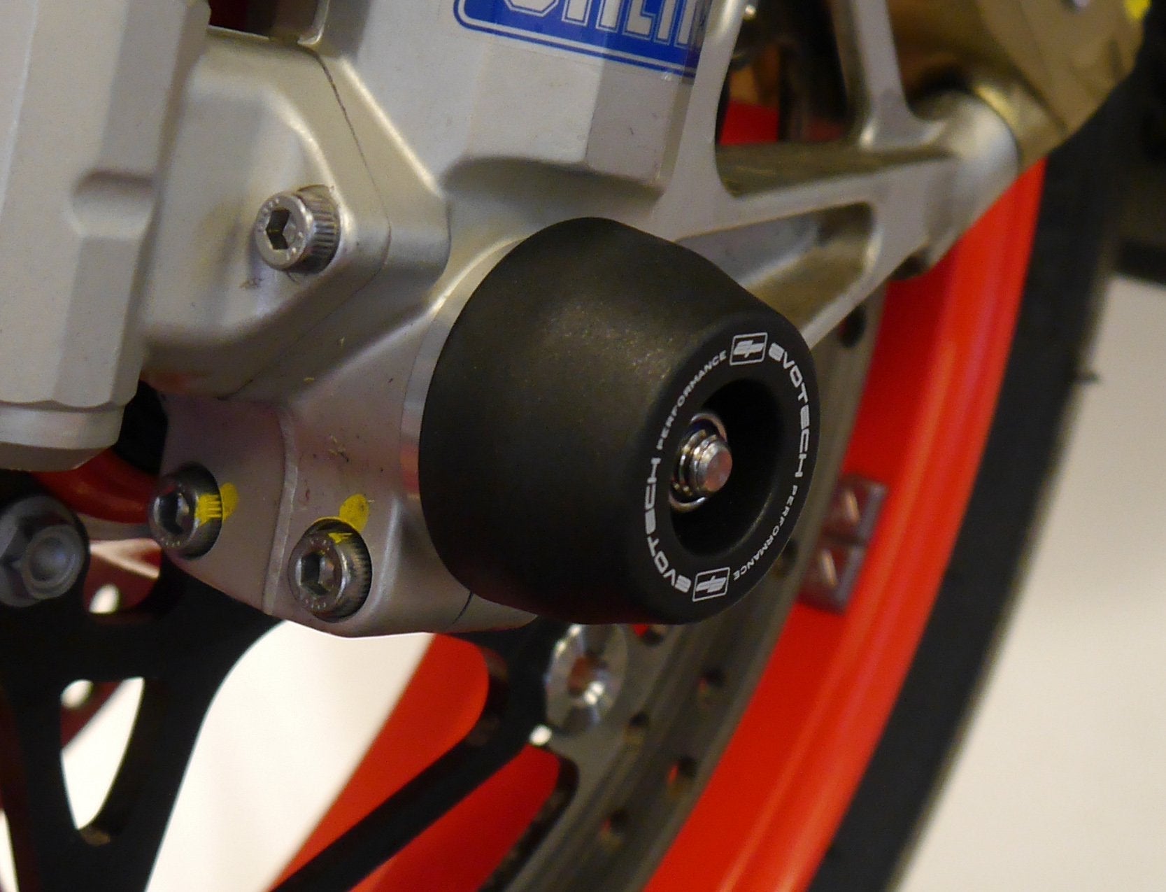 EP Front Spindle Bobbins - Aprilia Tuono V4 1100 Factory (2015-2016)