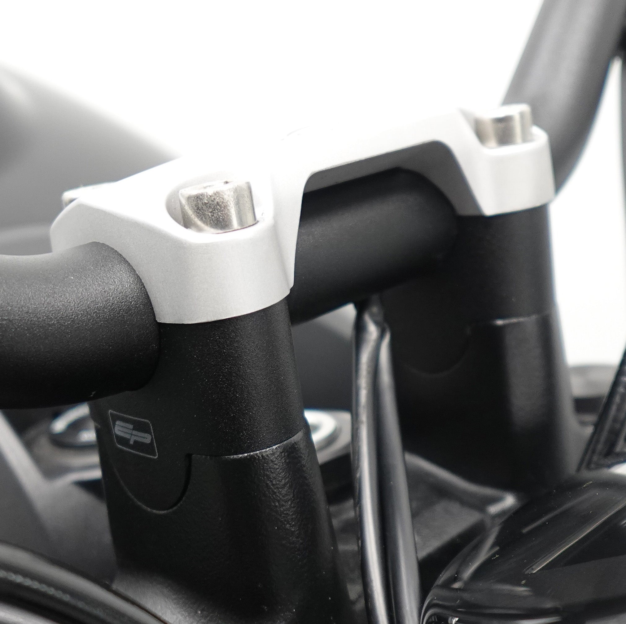 Evotech Handlebar Riser - Triumph Trident (2021+)