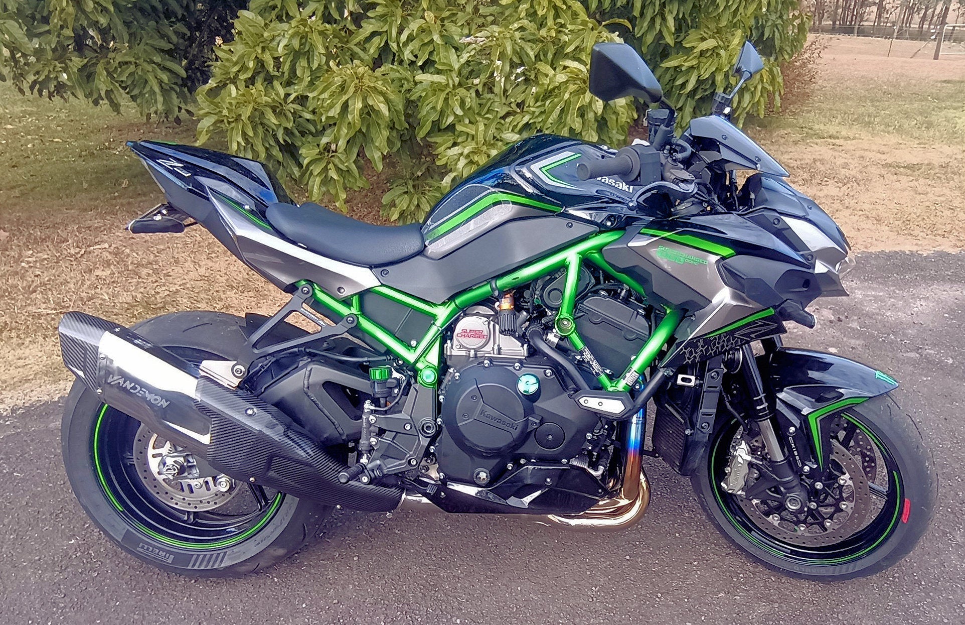 Kawasaki ZH2 Vandemon Bimodal Stealth Titanium Exhaust System