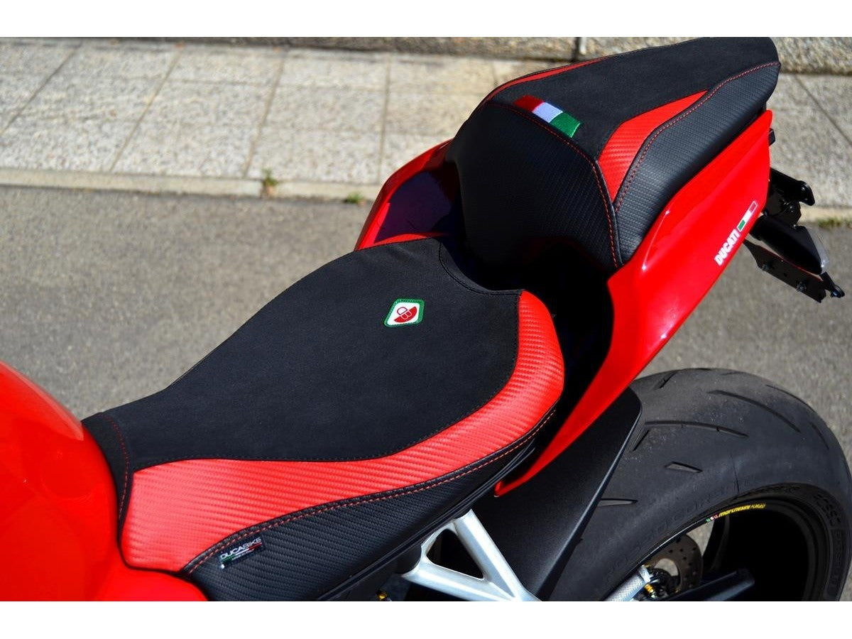 CSSF01- STREETFIGHTER V4 SEAT COVER RIDER